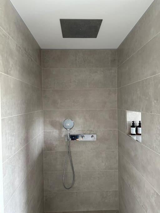 Luxury Apartment Marz Шванау Екстериор снимка